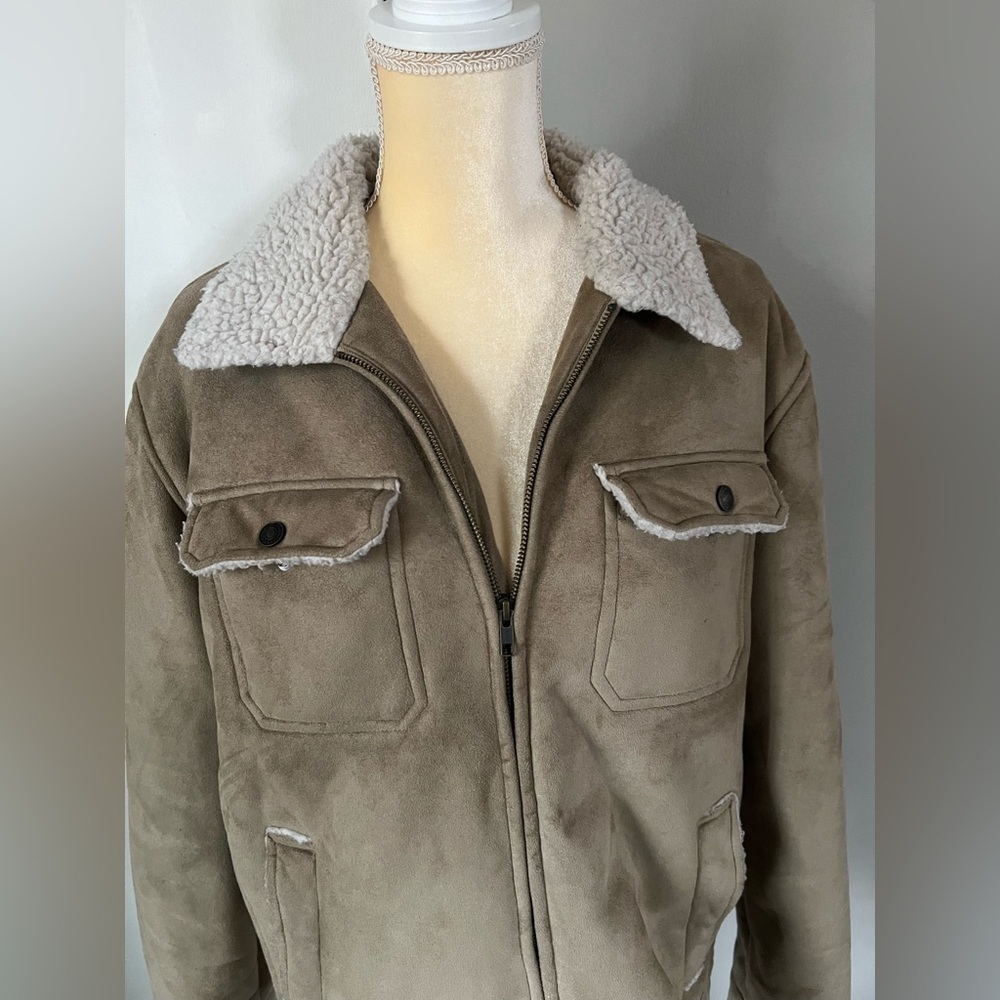 Covington Woman’s Tan Faux Suede Sherpa Lined Barn Style Jacket Size Medium - Picture 2 of 16